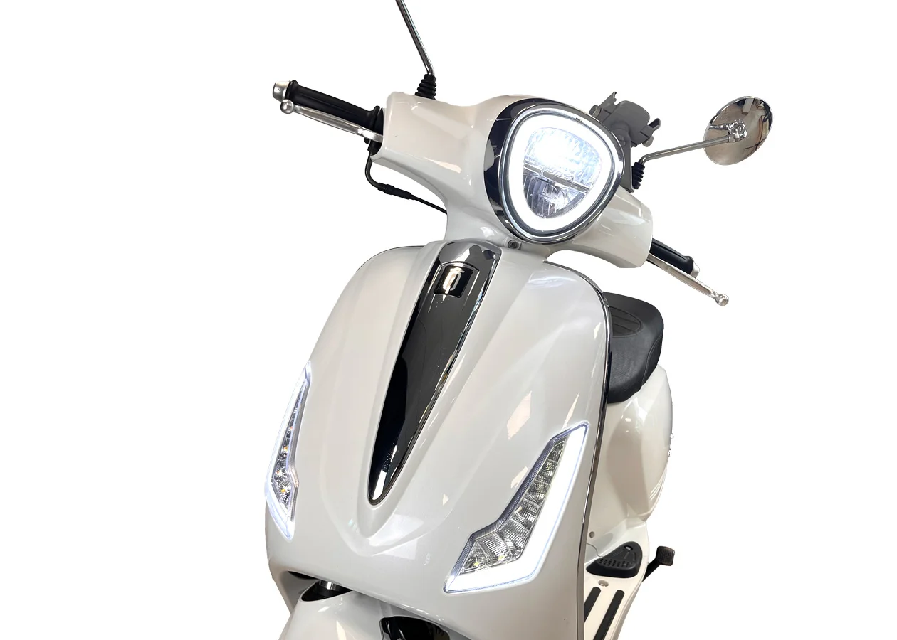 Oxygo - Scooter Gringo 50 vue de face du haut du scooter sur fond blanc