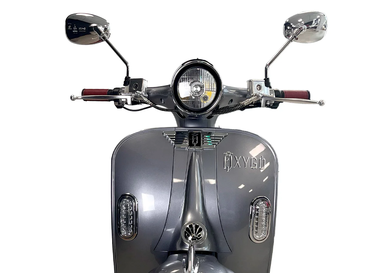 Oxygo - Scooter Tango 50 vue de face haut du scooter sur fond blanc